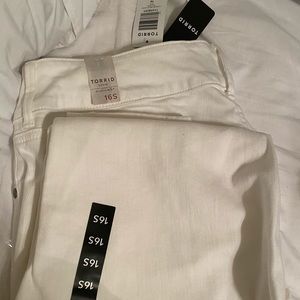 Torrid size 16S white jeggings